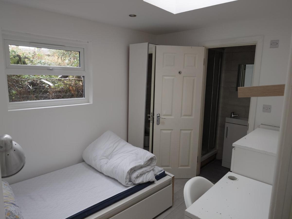 The Old Guest House, Norbury Avenue Extérieur photo